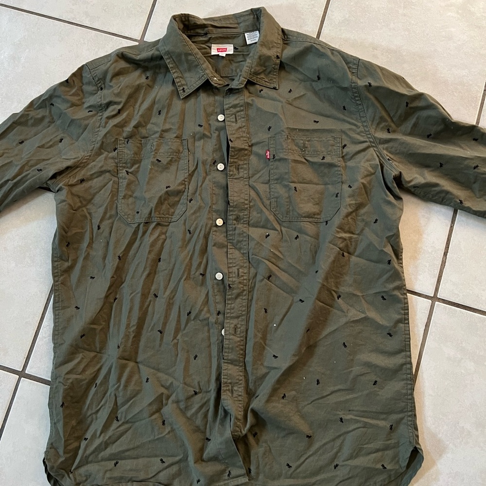 Levi’s Olive green cactus button up (long sleeve)